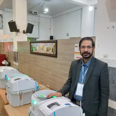 احمد مؤذنی بیستگانی