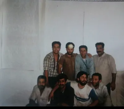 سال۱۳۸۴ ابتدای فعالیت در صنعت یونولیت
(بالا از راست دومین نفر)&nbsp;

