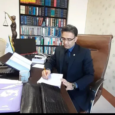 وکیل پایه یک دادگستری