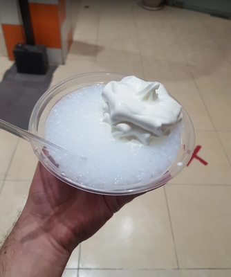فالوده بستنی بابا اکبر