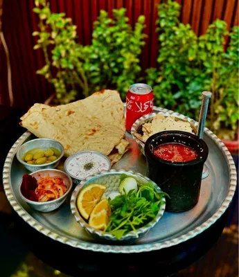 دیزی سنگی در کباب و بریانی ترمه