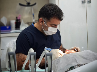سام لریائی نژاد