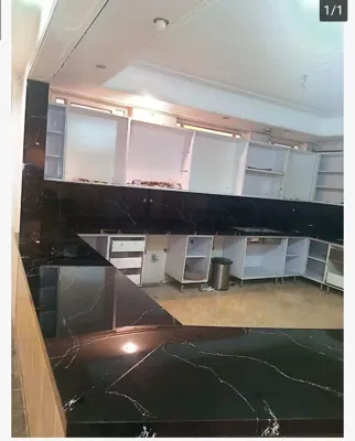 سنگ مصنوعی مشکی با رگه سفید