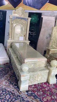 سنگ یادآوران سنگ مزار در شمال تهران