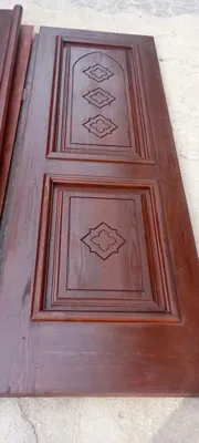 رنگ کار درب وپنجره قشم