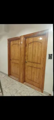 رنگ درب چوبی