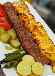 خوراک وزیری_2300000 ریال&nbsp;

توضیحات : کوبیده گوشت 95 گرمی_جوجه 200 گرم_دورچین کامل&nbsp;