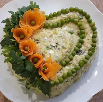 سالاد الویه_690000 ریال
توضیحات : سیب زمینی نگینی، سینه مرغ، خیارشور، نخودفرنگی، ذرت، سس